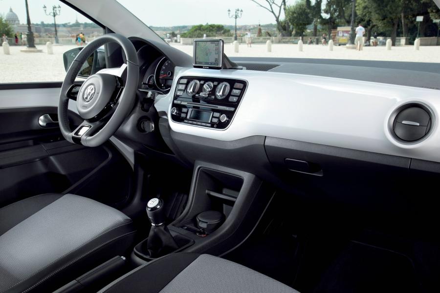  Volkswagen up! 2011 года  (фото 21 из 173)